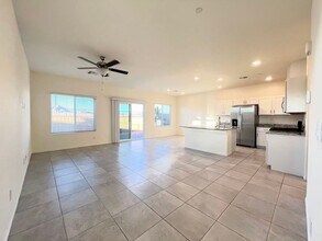 436 Larksong Avenue in Whitney, NV - Building Photo - Building Photo