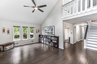 33 Highmount Ave in Warren, NJ - Foto de edificio - Building Photo