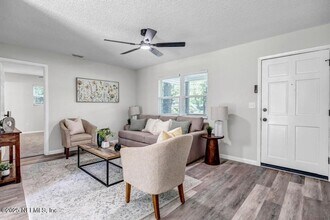 6343 Ortega Farms Blvd in Jacksonville, FL - Building Photo - Building Photo