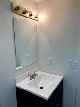 300 Main St in Southbridge, MA - Foto de edificio - Building Photo