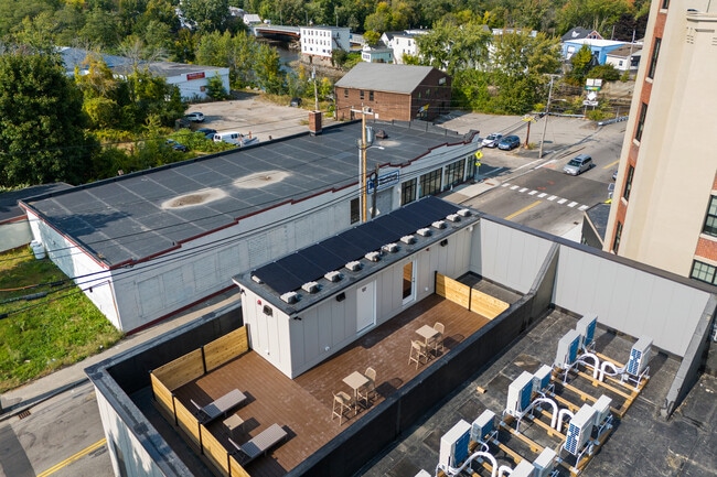 69 Elm St in Biddeford, ME - Building Photo - Building Photo