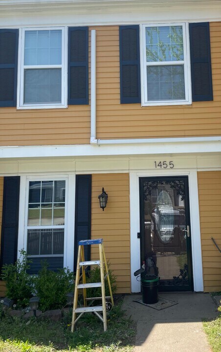 1455 Inverness Dr in Stone Mountain, GA - Building Photo