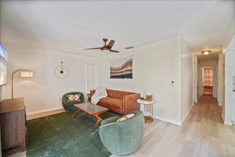 113 Base Ave W in Venice, FL - Building Photo - Building Photo