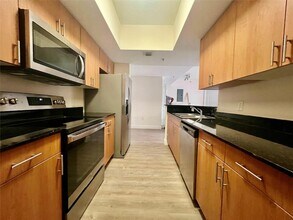 9357 SW 77th Ave, Unit 57-303 in Miami, FL - Building Photo - Building Photo
