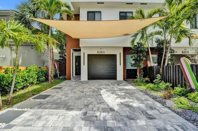 property at 828 SW 16th St