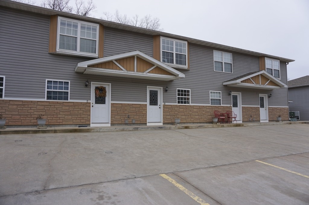 Hillside Apartments in Waynesville, MO - Building Photo