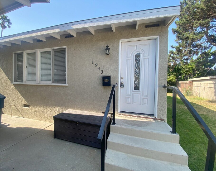 1945 254th St in Lomita, CA - Foto de edificio
