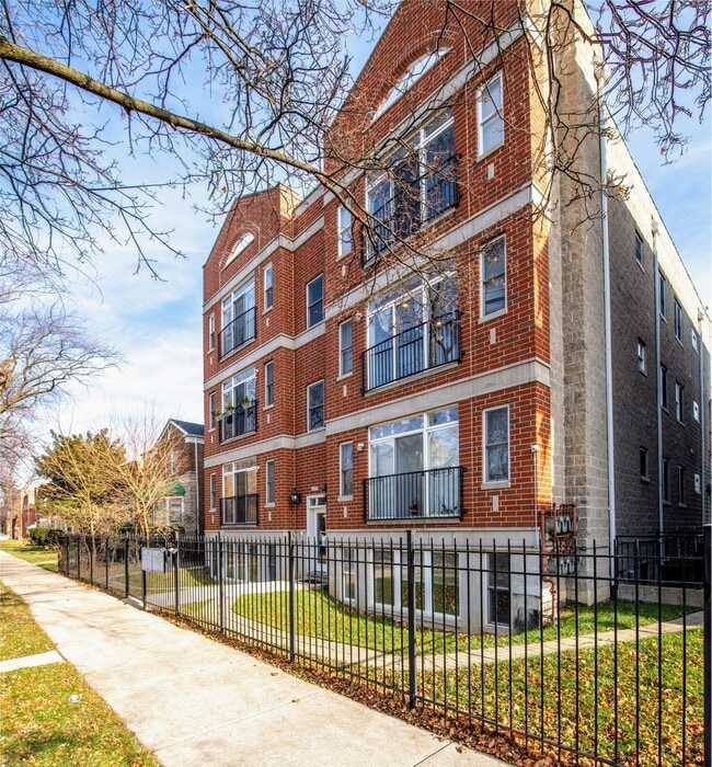 property at 6229 N Richmond St