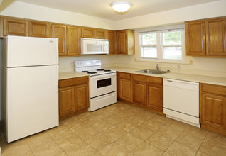 Olde Forge East Townhouses in Morristown, NJ - Building Photo - Interior Photo