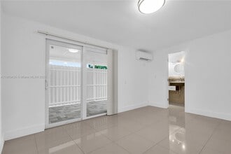 7930 SW 36th Terrace in Miami, FL - Building Photo - Building Photo