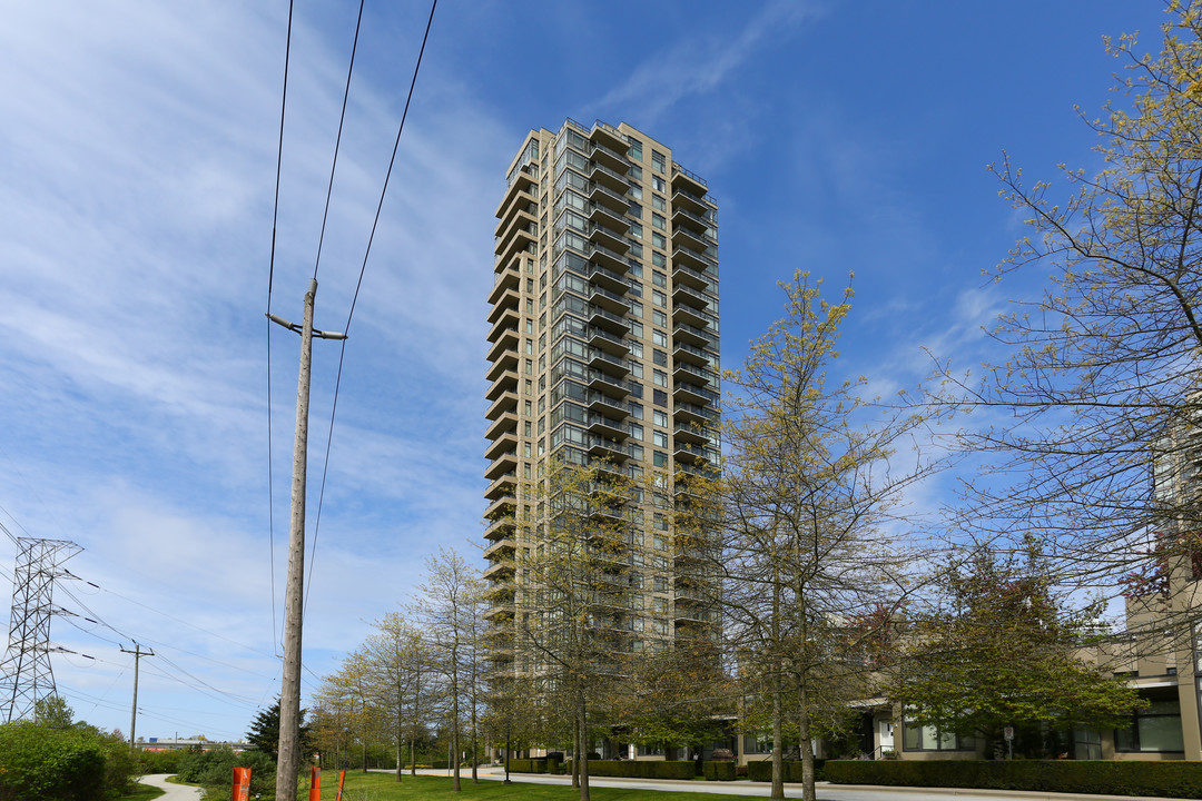 OMA 1 in Burnaby, BC - Building Photo