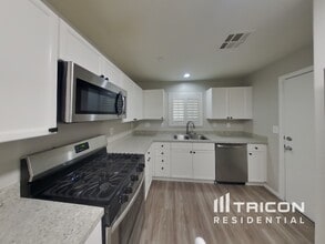 9164 Obtainable Ct in Las Vegas, NV - Building Photo - Building Photo