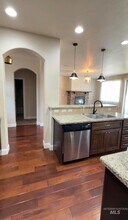 4678 N Elmstone Ave in Meridian, ID - Foto de edificio - Building Photo