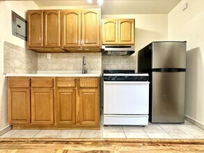 10 Adrian Ave in New York, NY - Building Photo - Building Photo