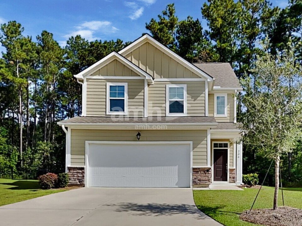 223 S Live Oak Dr in Moncks Corner, SC - Building Photo