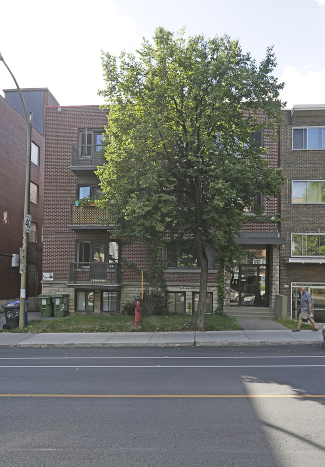 3315 Édouard-Montpetit in Montréal, QC - Building Photo - Building Photo