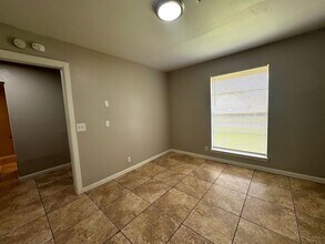 5826 S 87th E Ave in Tulsa, OK - Building Photo - Building Photo