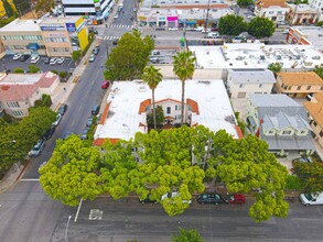 2900 Francis Ave in Los Angeles, CA - Building Photo - Building Photo