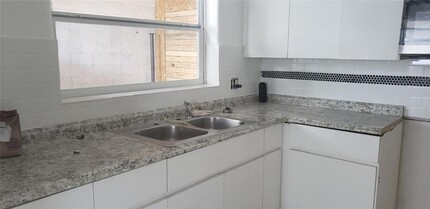 2631 Fillmore St-Unit -1 in Hollywood, FL - Building Photo - Building Photo
