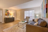 Bend at Oak Forest photo'