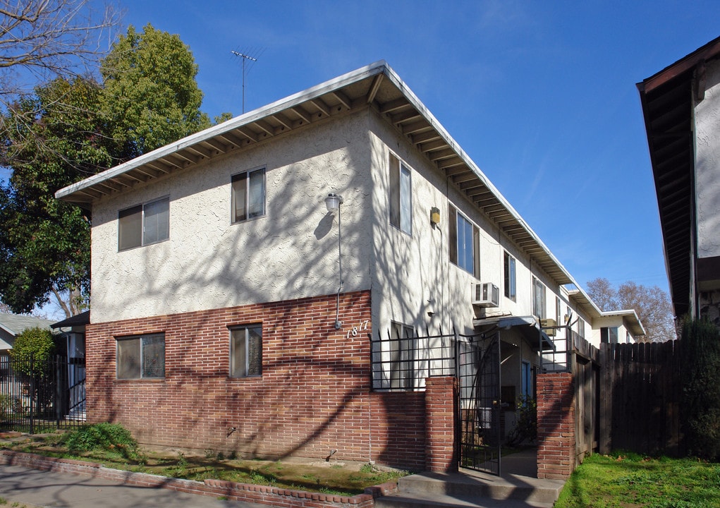 1817 W St in Sacramento, CA - Foto de edificio