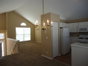 495 W Camden Ln in South Elgin, IL - Building Photo - Building Photo