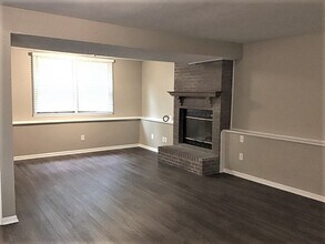 2222 Siesta Dr in Batavia, OH - Building Photo - Building Photo