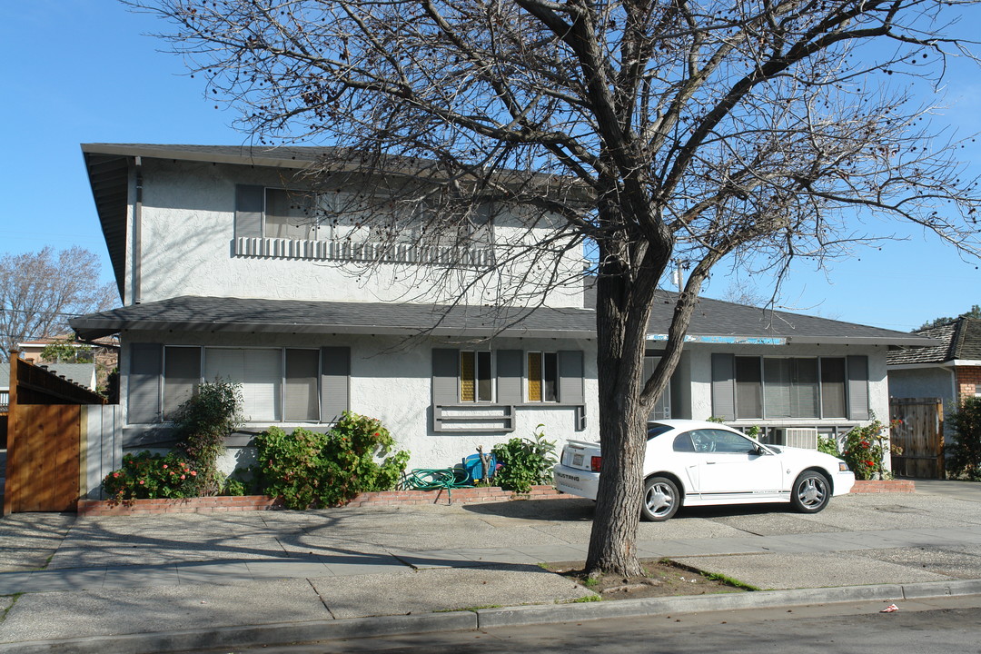 1104 Topaz Ave in San Jose, CA - Building Photo