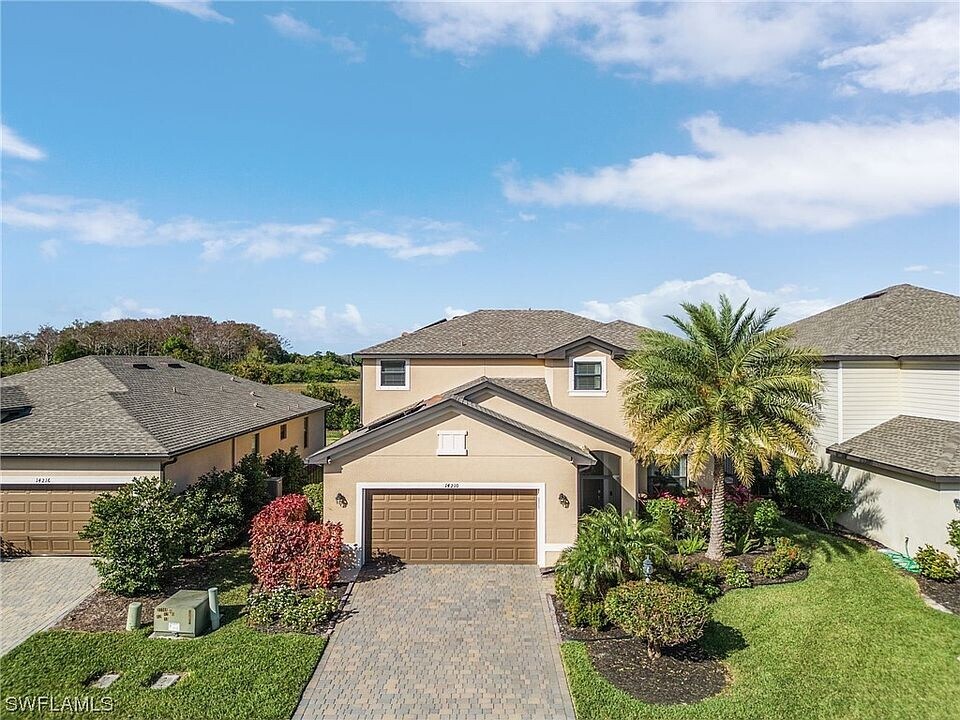 14210 Vindel Cir in Ft. Myers, FL - Building Photo