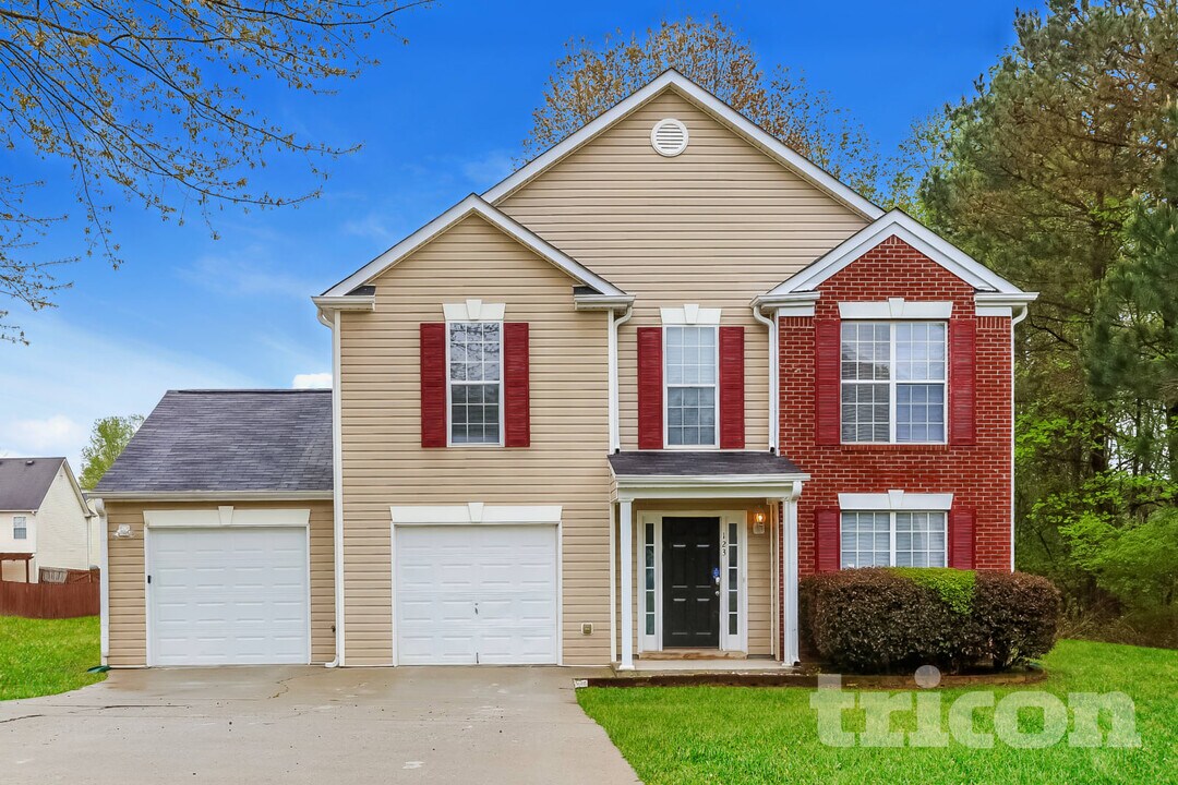 123 Galway Ln in Hampton, GA - Foto de edificio