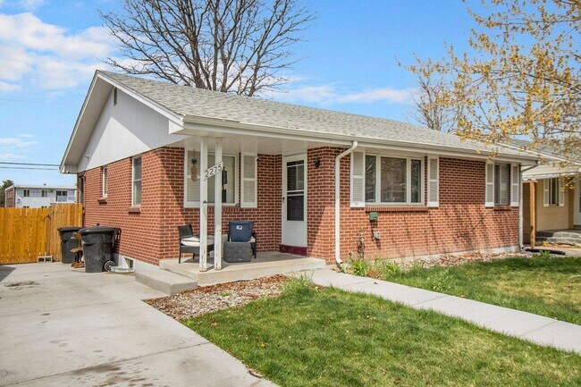 2275 S Birch St in Denver, CO - Building Photo - Building Photo