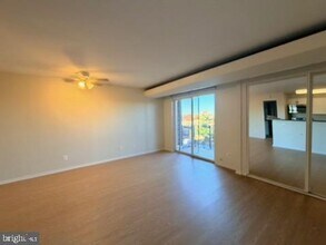 75 S Reynolds St in Alexandria, VA - Building Photo - Building Photo