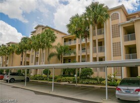 8680 Cedar Hammock Cir in Naples, FL - Building Photo