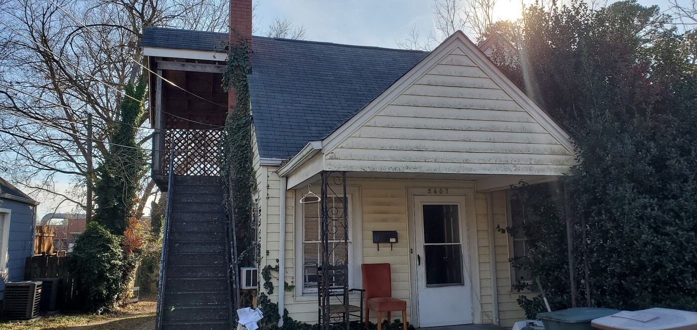 2407 Spring Garden St-Unit -A in Greensboro, NC - Building Photo