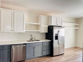 25 S Kerala Ave in Edinburg, TX - Building Photo - Building Photo