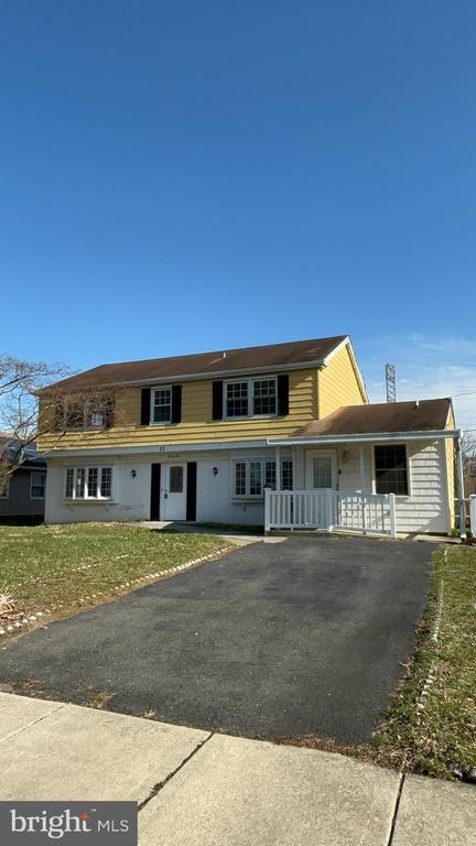 property at 22 Mayapple Ln