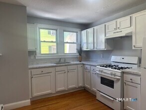 467 Columbus Ave in New Haven, CT - Building Photo - Building Photo