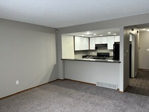 2443 Lexington Village Ln in Colorado Springs, CO - Building Photo - Building Photo