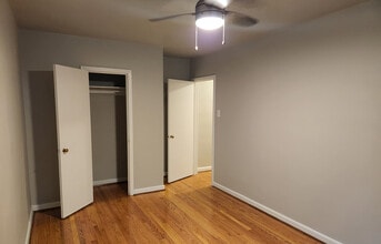 The Townhouse in Winnipeg, MB - Building Photo - Building Photo