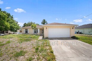 3213 17th St SW in Lehigh Acres, FL - Building Photo