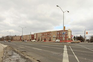 4695 Kingston Rd in Toronto, ON - Building Photo