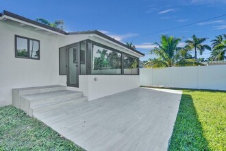 1531 Mayo St in Hollywood, FL - Building Photo - Building Photo