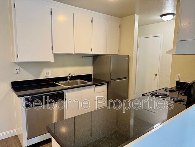 121 41st St in Oakland, CA - Building Photo - Building Photo