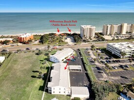 2186 Jimmy Buffett Mem Hwy in Indian Harbour Beach, FL - Building Photo