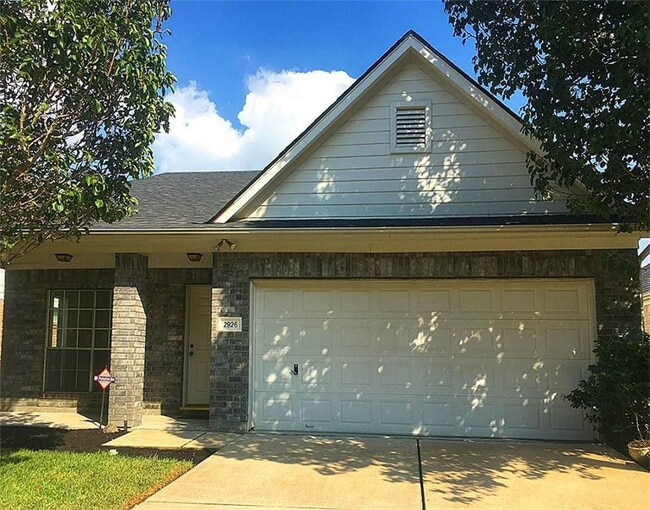 2926 Green Valley Trail Dr