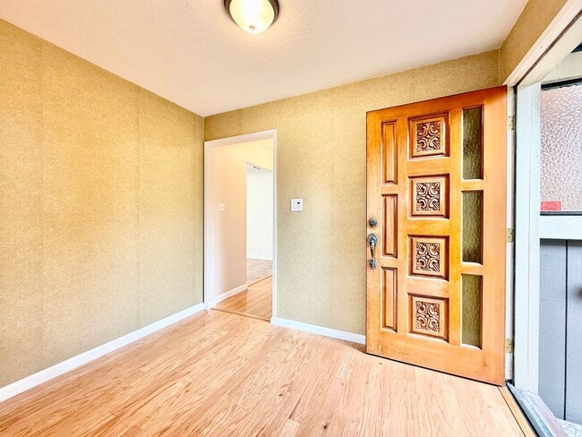 840 Dell Rd in Pacifica, CA - Foto de edificio - Building Photo