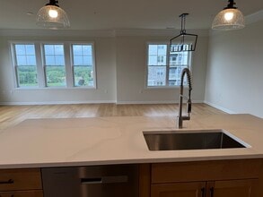4 Stratton Dr, Unit 205 in Woburn, MA - Building Photo - Building Photo