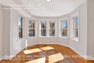 7150 S Cornell Ave in Chicago, IL - Building Photo