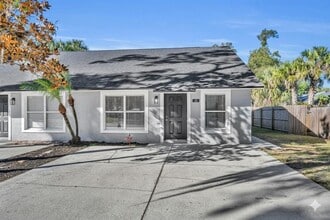 782 LINCOLN Pky in Oviedo, FL - Foto de edificio - Building Photo