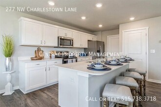 277 NW Charlestown Ln in Waukee, IA - Building Photo - Building Photo